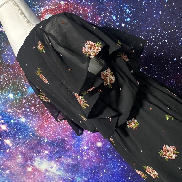 Miami | S | Mini Embroidered Frill Cocktail Dress - Picture 8 of 9